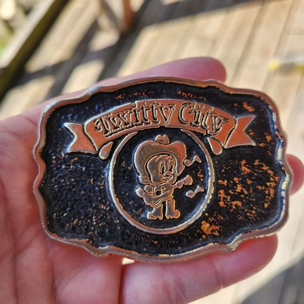 Vintage Tweety Bird Twitty City Belt Buckle 1993 Warner Bros 24K GP USA Western